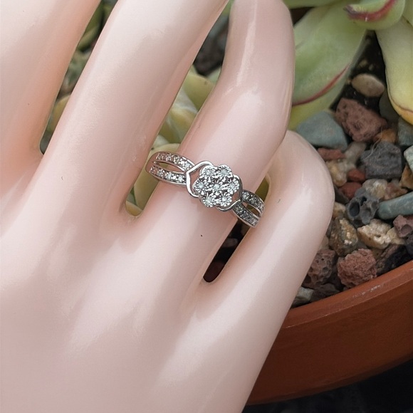 Antique Style Genuine Natural Diamond Floral Cluster Ring Sterling Silver Size 7 - Picture 1 of 12
